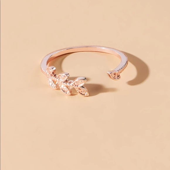 🍁Trendy Boho Delicate Leaf Design Gold Cuff Ring🍁 - Picture 2 of 3
